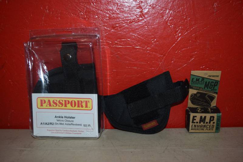lot 190 image: Holsters