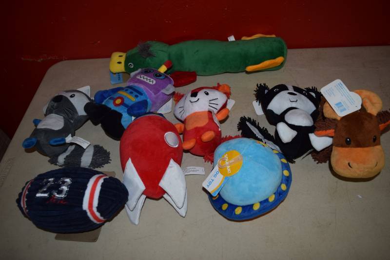 lot 204 image: 9 Squeeky Dog Toys