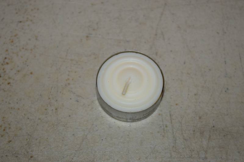 lot 302 image: 88 Tealight Candles