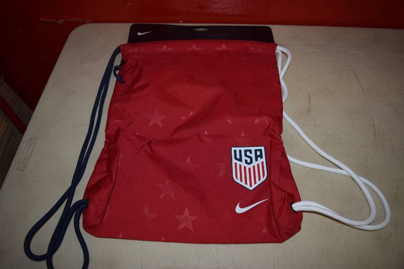 lot 303 image: Nike USA String Bag