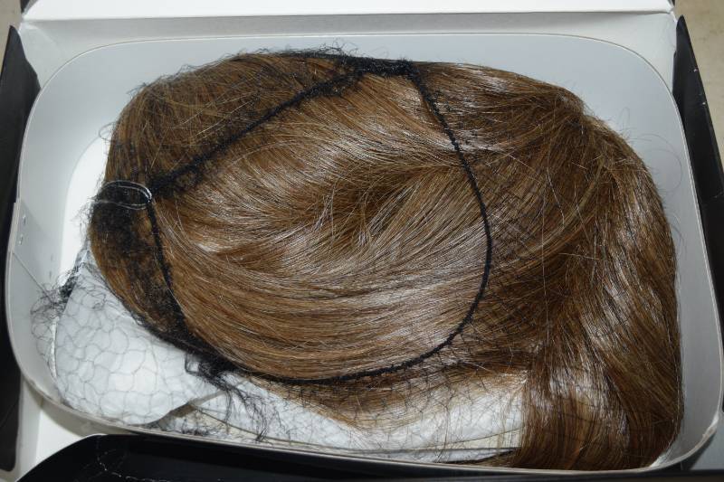 lot 326 image: Luxhair Side Bob Wig Light Ash Brown