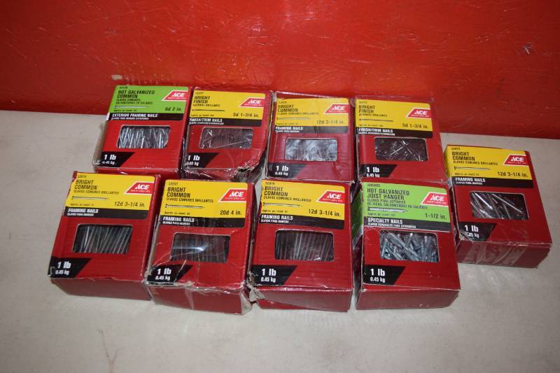 lot 372 image: 9 Pounds of Nails