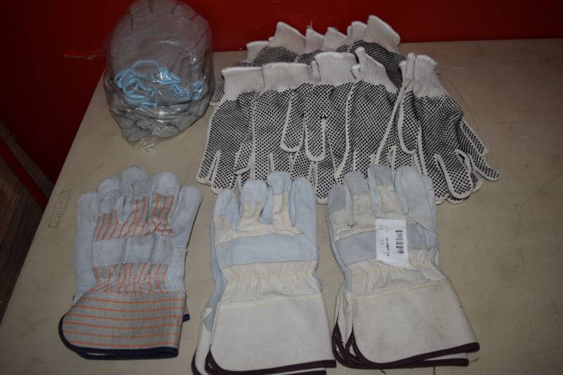 lot 391 image: 20 Pair Gloves