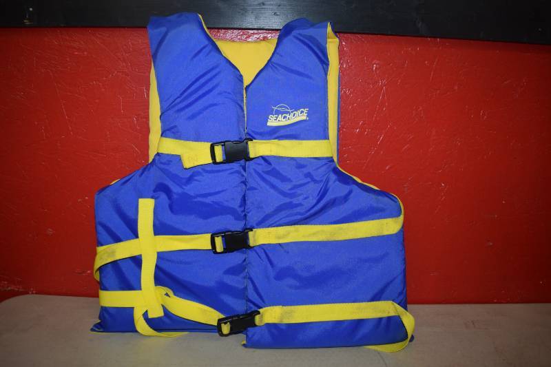 lot 404 image: Seachoice Life Jacket