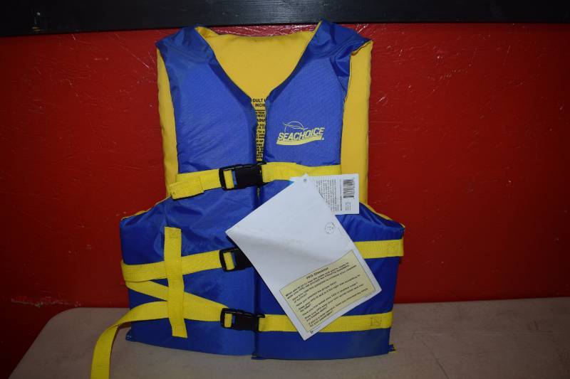 lot 405 image: Seachoice Life Jacket