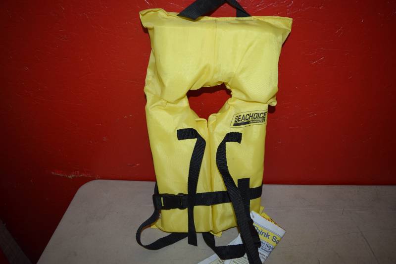 lot 407 image: Seachoice Life Jacket