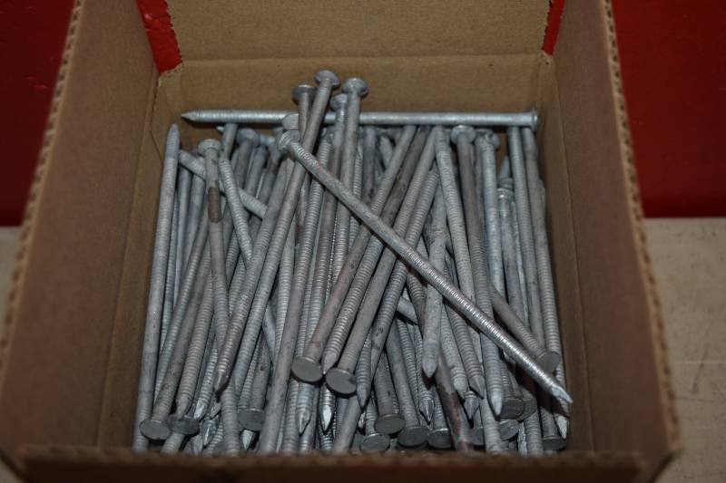 lot 460 image: 15 Pounds Ring Shanked Barn Nails