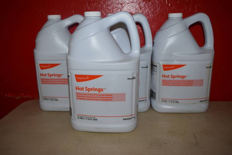 lot 546 image: 4 Gallons Diversey Hot Springs Heavy Duty General Purpose Cleaner