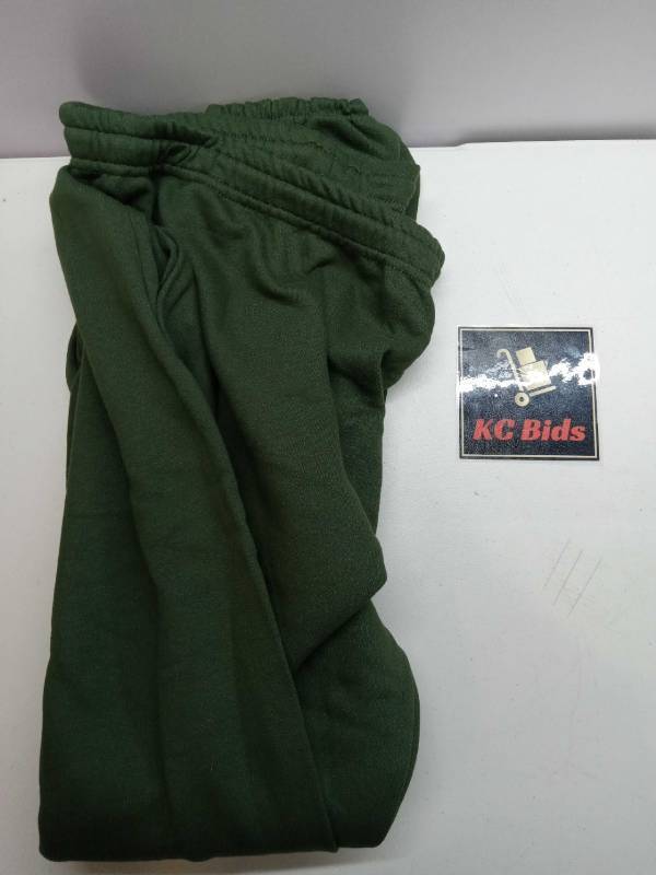 lot 43860 image: Fruit of the Loom Green Sweat Pants 4XL
