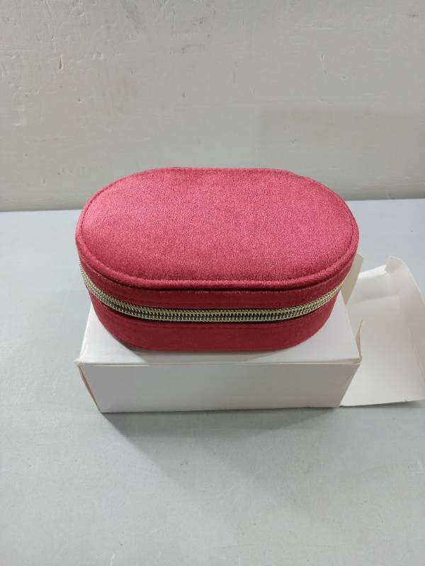 lot 60803 image: APPEARS NEW - Vaguelly Jewelry Box for Girls Velvet Jewelry Organizer Travel Case Zipper Necklace Holder Stand Red