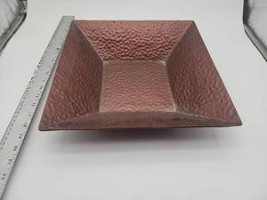 lot 55534 image: Hammered Copper Arts & Crafts Square Bowl