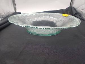 lot 55539 image: Textured Glass Serving Bowl