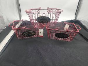 lot 55546 image: Pink Wire Holiday Basket with Seasonal Tags - Retail $4