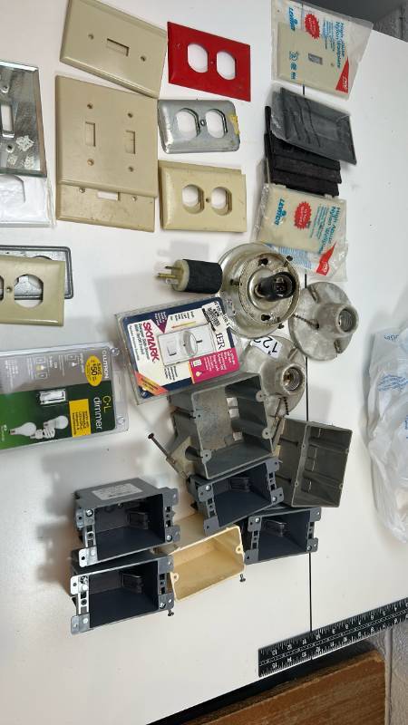 lot 55 image: Mixed Lot of Electrical Components and Wall Plates
