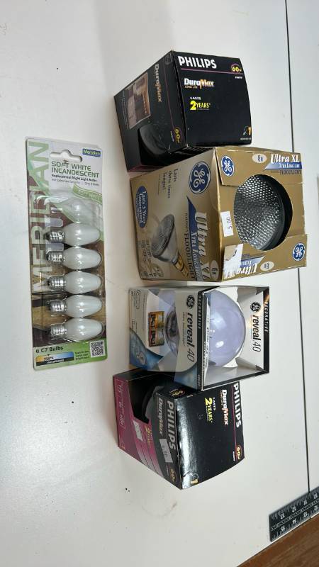 lot 60 image: Mixed Lot Light Bulbs - Philips & GE Collection