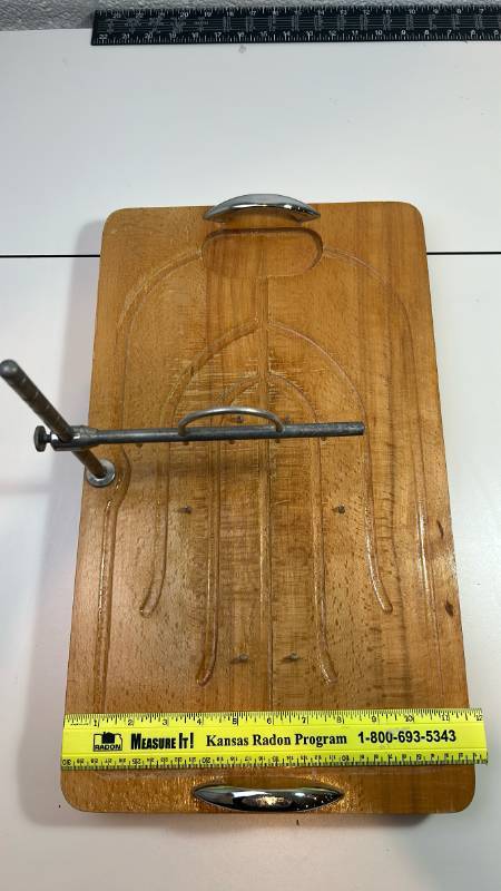 lot 45 image: Cutting board