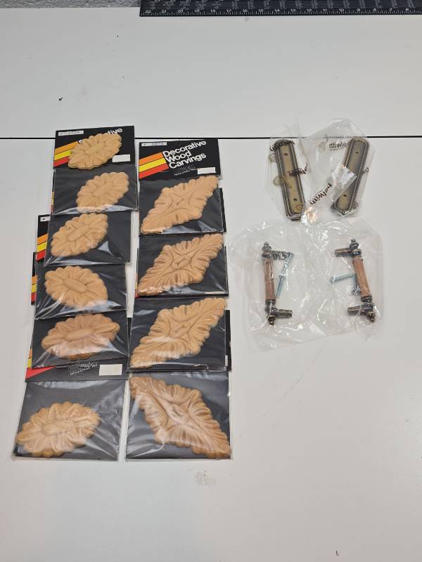 lot 64 image: Decorative Wood Carvings and Hardware Set