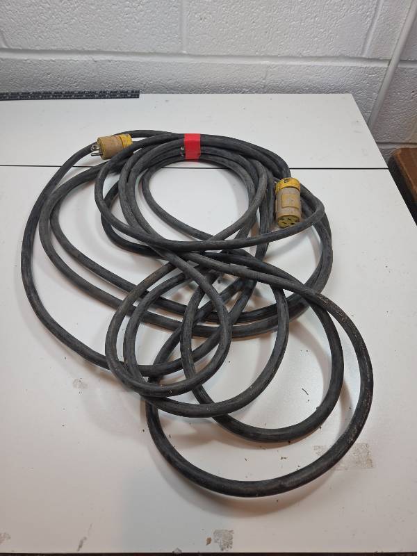 lot 91 image: Heavy Duty Extension Power Cord