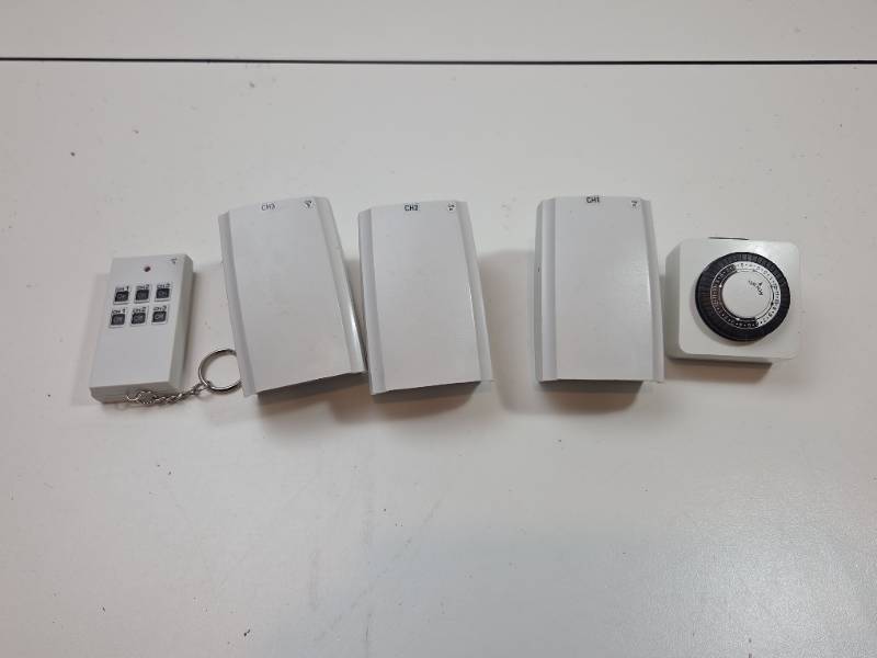 lot 92 image: 3-Channel Remote Timer Switch