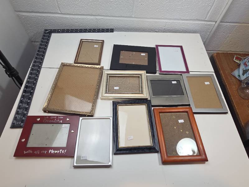 lot 93 image: Mixed Picture Frame Collection