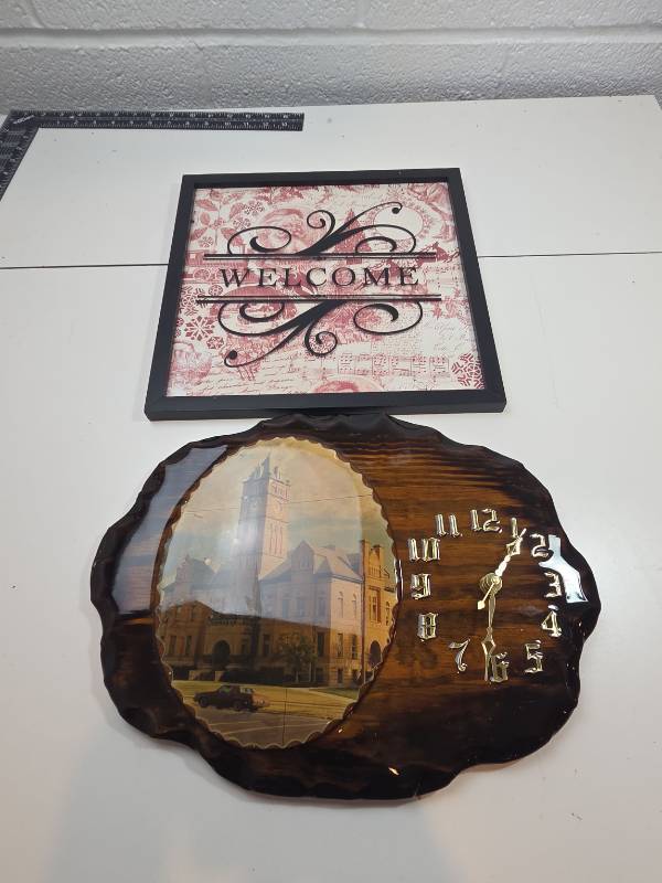 lot 100 image: Decorative Wall Art Set - Welcome Sign & Clock