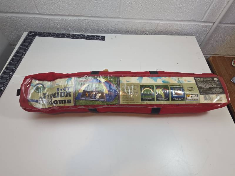 lot 105 image: Kids tent