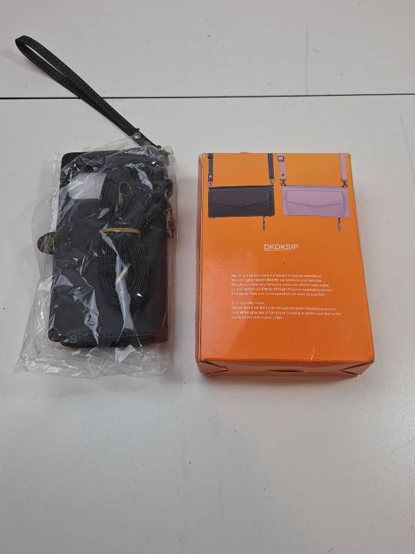 lot 109 image: DKDKSIP iPhone 16 pro Leather Wallet Case