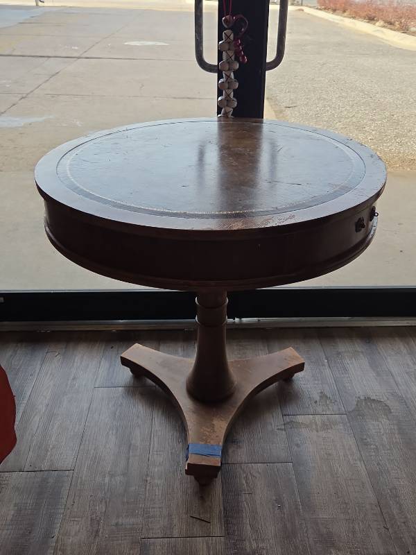 lot 168 image: Round Pedestal Table with Storage