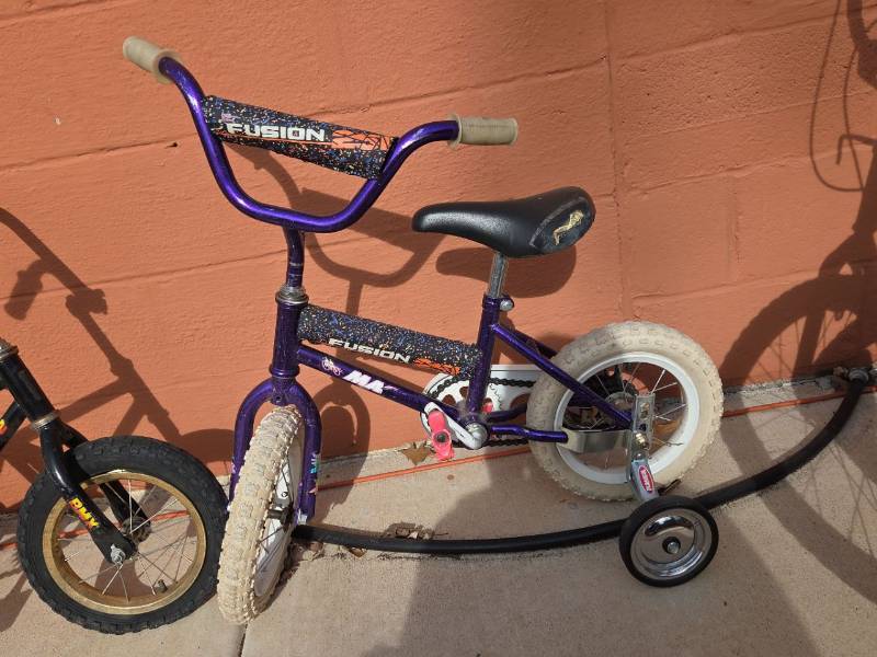 lot 170 image: Fusion Kids Training Bike with training wheels
