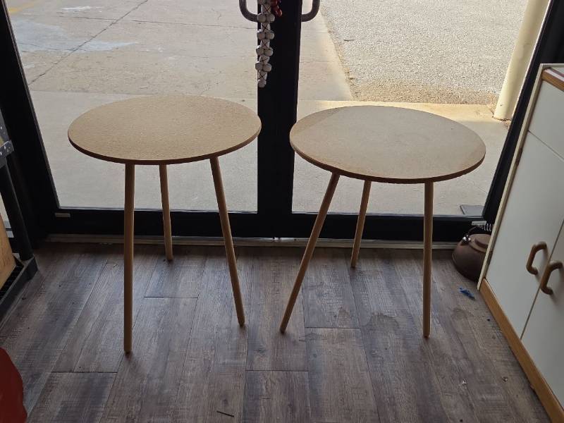 lot 175 image: Wood Side Tables Set of 2