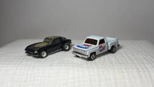 lot 054 image: Hot Wheels 1980s GM Cars Set