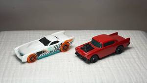 lot 076 image: Hot Wheels Custom 1957 Chevrolet Cars Set
