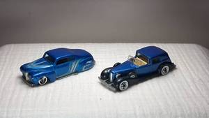 lot 079 image: 1997 Hot Wheels Custom Blue Classic Car Set