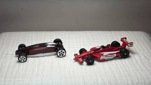 lot 081 image: Hot Wheels Toyota Pioneer F1 Racing Cars
