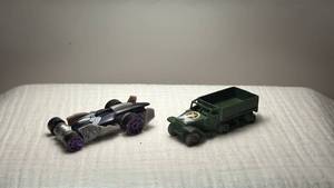 lot 092 image: Hot Wheels Marvel Personnel Carrier with Military Truck Set