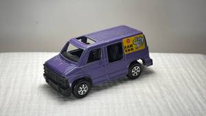lot 096 image: Tootsietoy Ram Van Purple Diecast Model