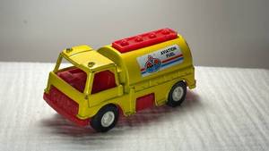 lot 0102 image: 1970 Tootsietoy Amoco Aviation Fuel Truck