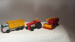 lot 0127 image: Matchbox Construction Vehicle Set