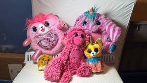 lot 0139 image: TY Plush Collection - Pink Heart Shaker and Friends