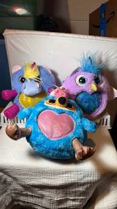 lot 0140 image: Hatchimals Crystal Flyers Plush Collection