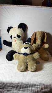 lot 0143 image: 1950s Plush Panda Bear with Red Lips