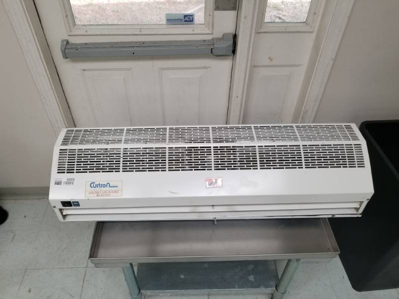 lot 4305 image: Curtron Air Curtain 42 Low Noise AP--42