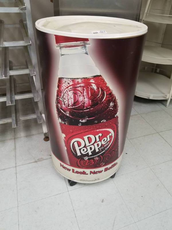 lot 4319 image: Dr Pepper Cooler wLid Drain and Casters