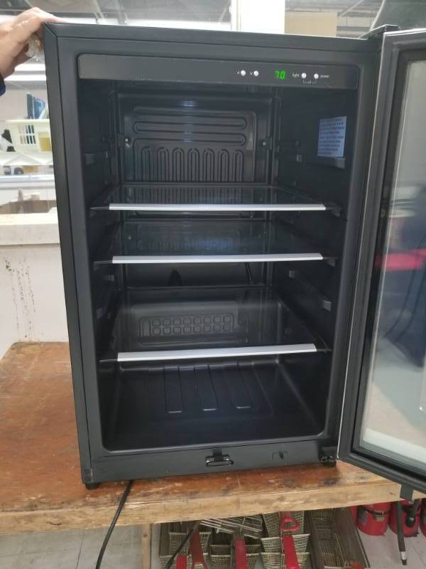 lot 4306 image: Frigidaire 138 12 oz. Can Capacity Beverage Center Model ffbc46l2qs Fully Functioning