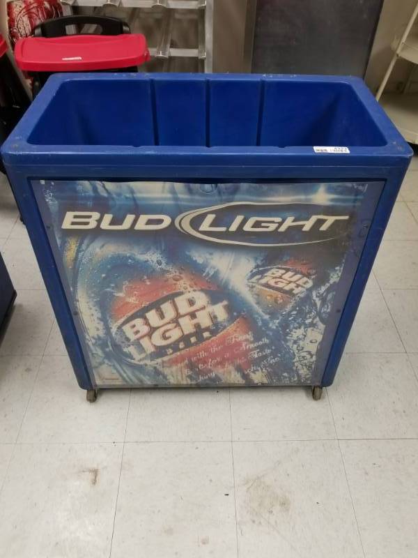 lot 4323 image: Bud Light Tall Ice Chest wDrain on Casters