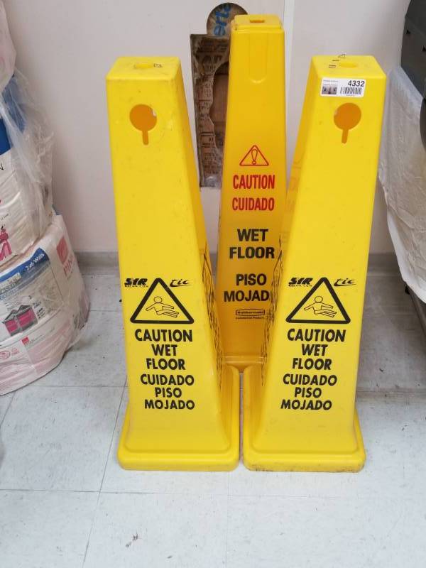 lot 4332 image: Lot of Caution Cones Wet Floor