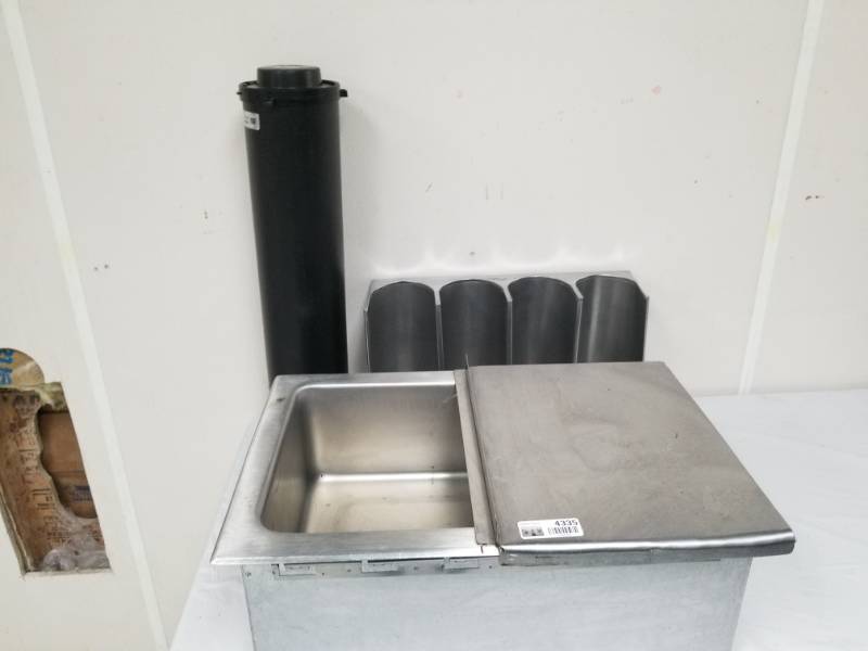 lot 4335 image: Apw Wyott CFW-1D Insulated IceFood Well wDrain and more