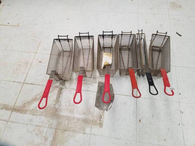 lot 4339 image: Lot of Fry Baskets