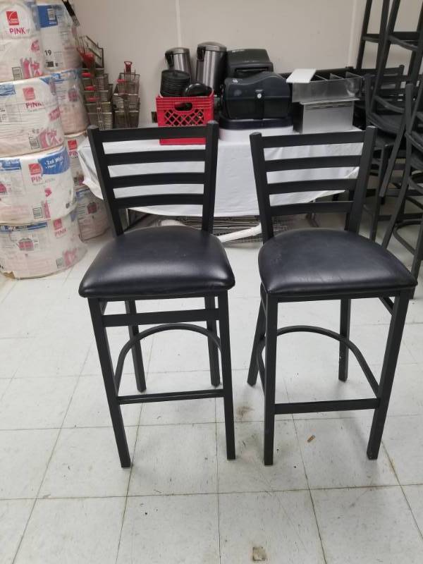 lot 4485 image: Pub Height Black Metal Padded Bar Stools