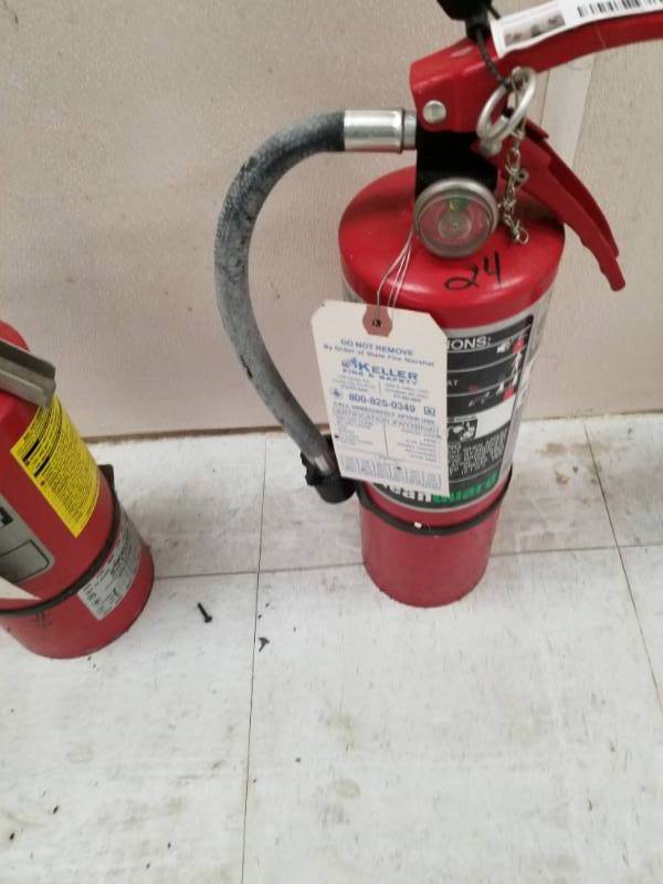 lot 4347 image: Fire Extinguisher Full